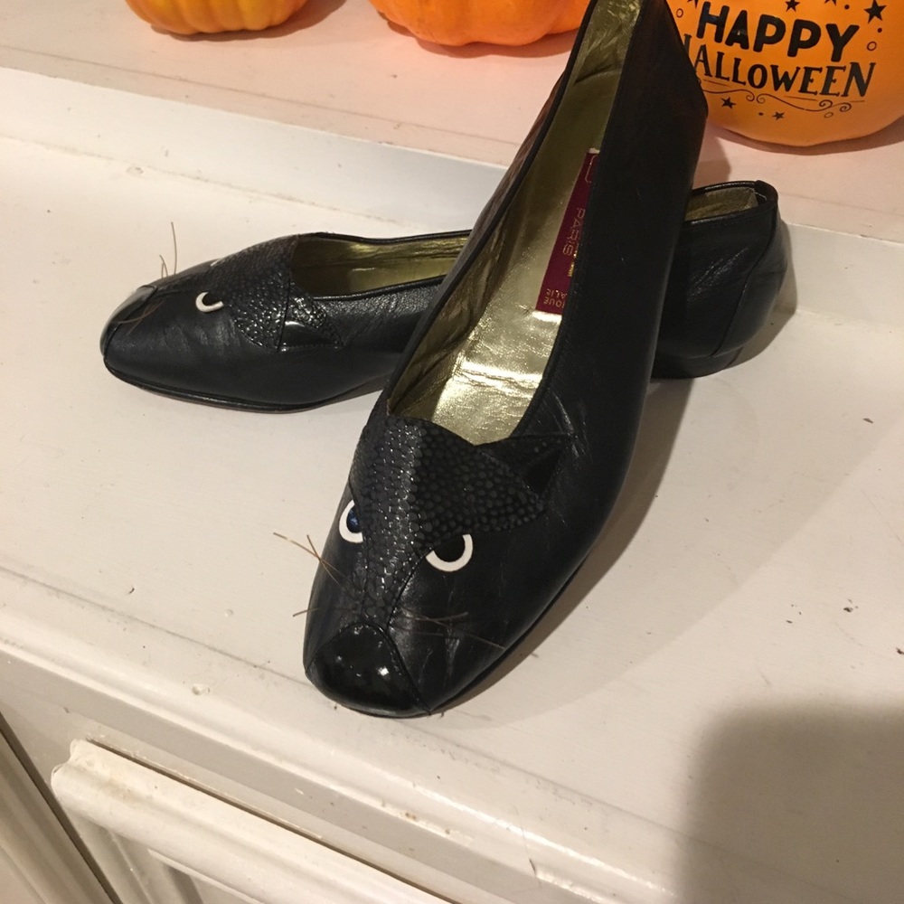 Carel vintage kitty flats